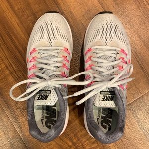 Nike Zoom Pegasus 33, light grey, size 7